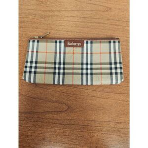 Burberrys VINTAGE Haymarket Check coin pouch. Slight ware on corners see picture